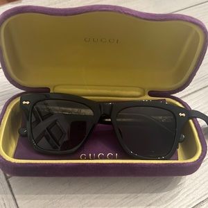 Gucci black “wayfarer” sunglasses